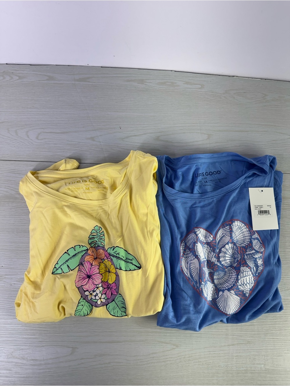 Life Is Good Sleep tee women’s size medium lot of 2